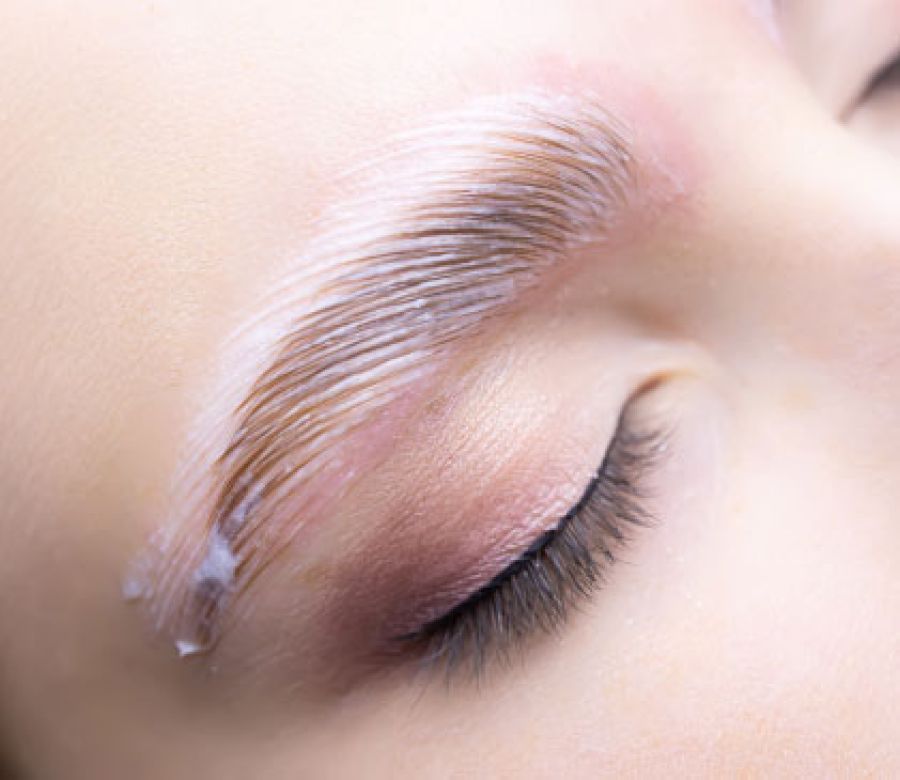 Augenbrauenlifting in deinem Sonnenstudio Solarium Sunresidenz in Korbach!