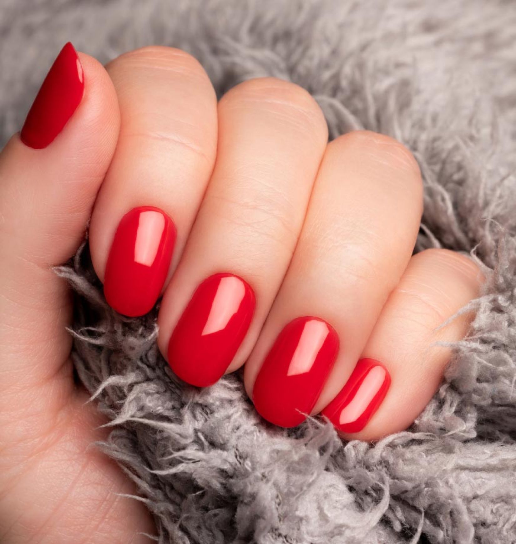 Maniküre mit Lack in deinem Sonnenstudio Solarium Sunresidenz in Korbach!